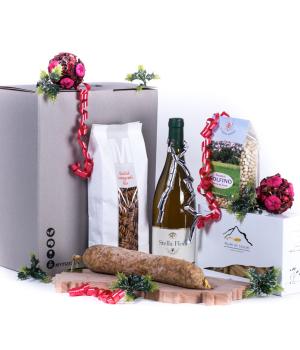 DELICATE food and wine package with Marche specialties